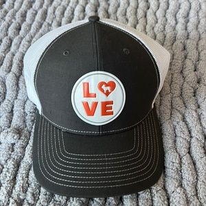 Trucker hat